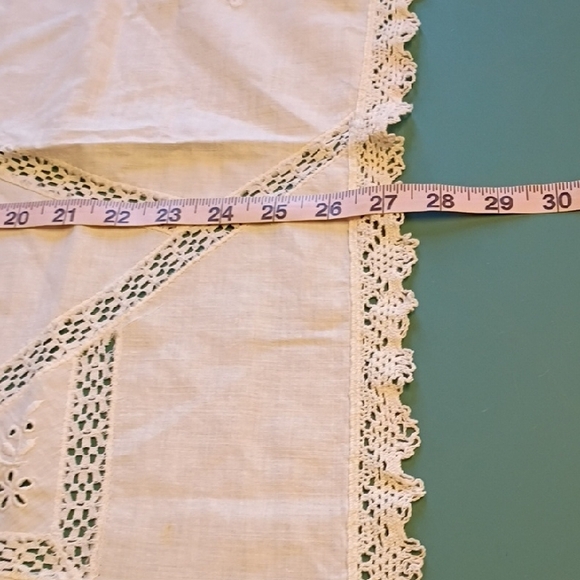 Vintage Classic White Lace Tablecloth Cottagecore Granny Chic Victorian